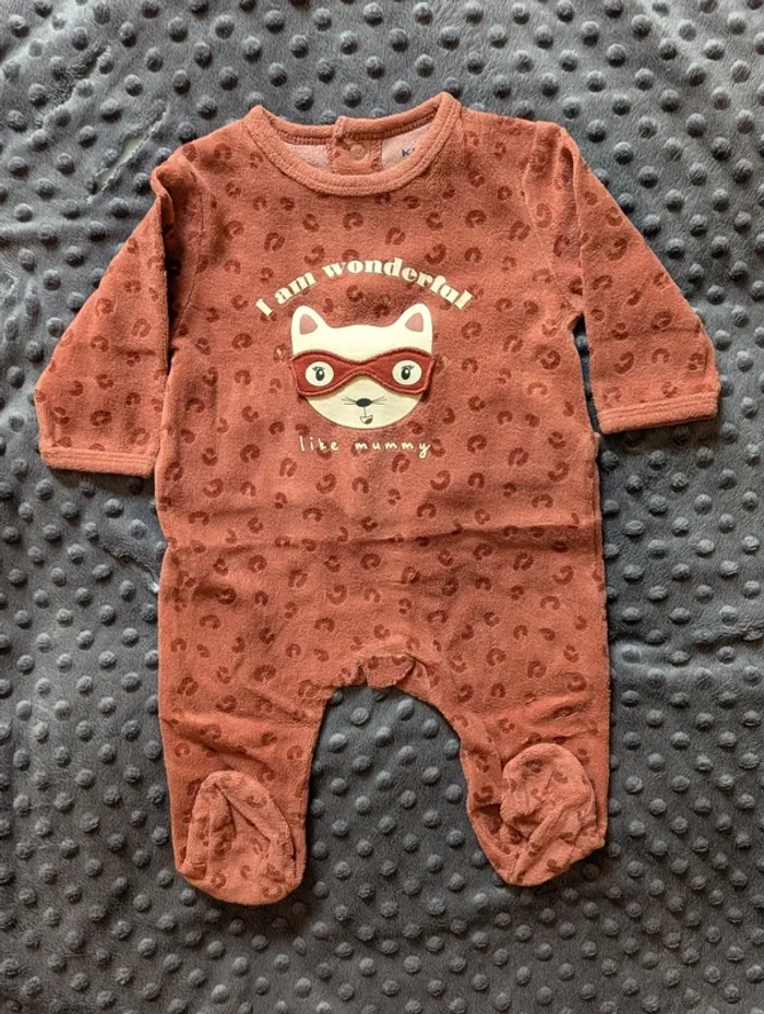 Pyjama Kiabi Taille 3 mois 56-67 cm Chat masqué & message craquant : "I am wonderful like mummy" - photo numéro 6