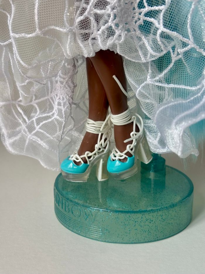 Robin Rainbow High - photo numéro 3