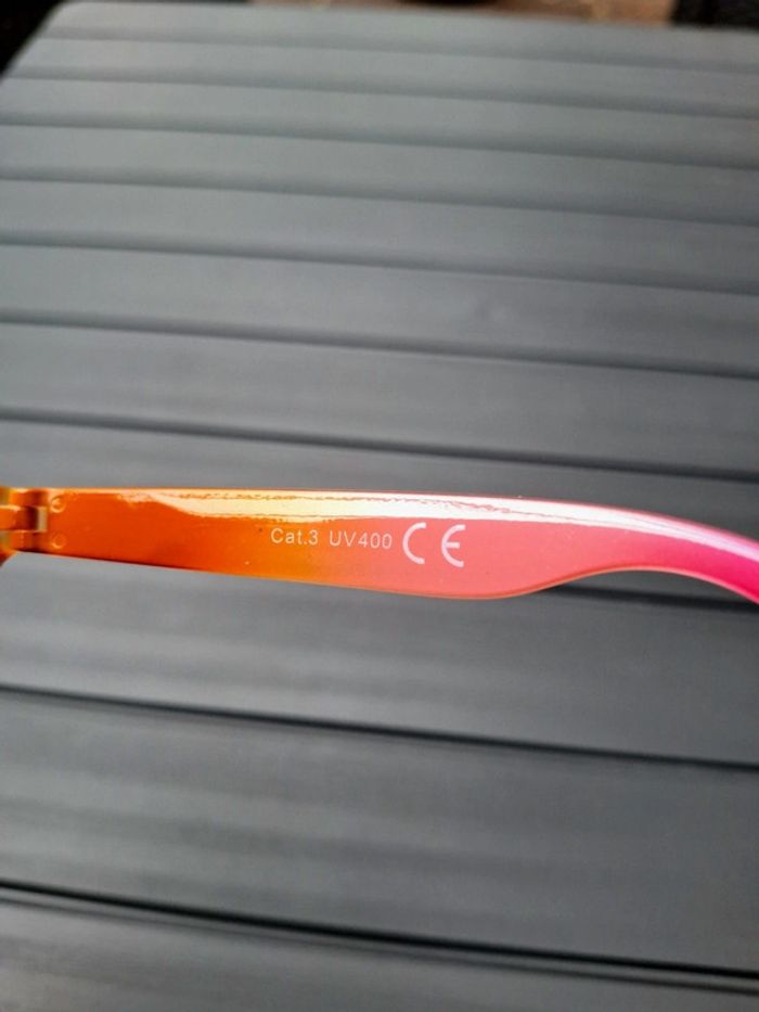 Paire de lunette de soleil - enfant - photo numéro 6