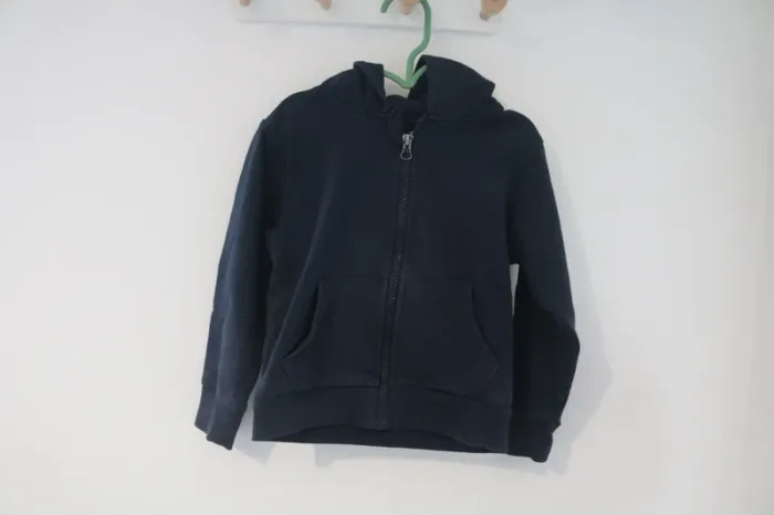 Ensemble haut/jogging Lupilu, pull Adidas et gilet Même pas peur 4 ans - photo numéro 13