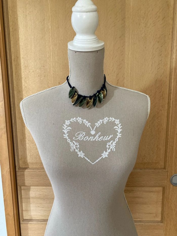 Collier ras de cou - photo numéro 2
