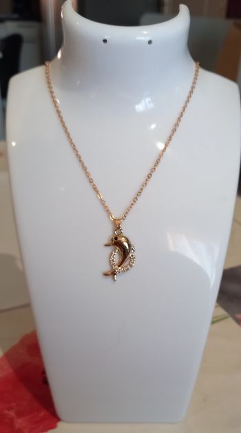 Collier dauphin cœur strass doré