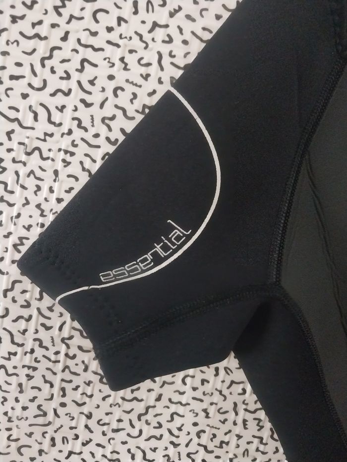 Combinaison néoprène enfant MADNESS 5 ans – Shorty surf – Excellent état - photo numéro 2