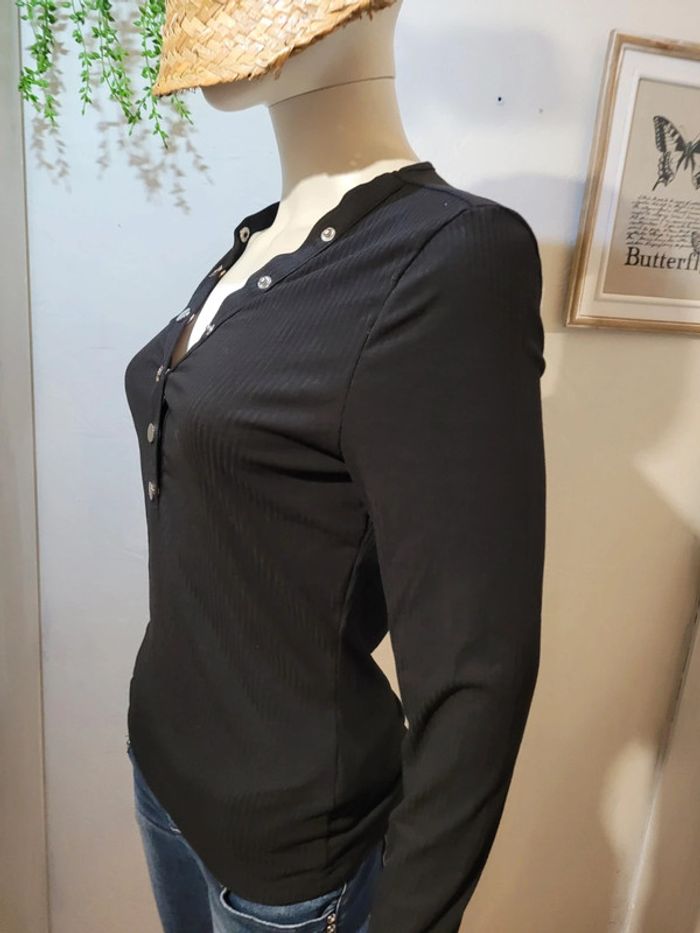 Petit pull noir - photo numéro 5