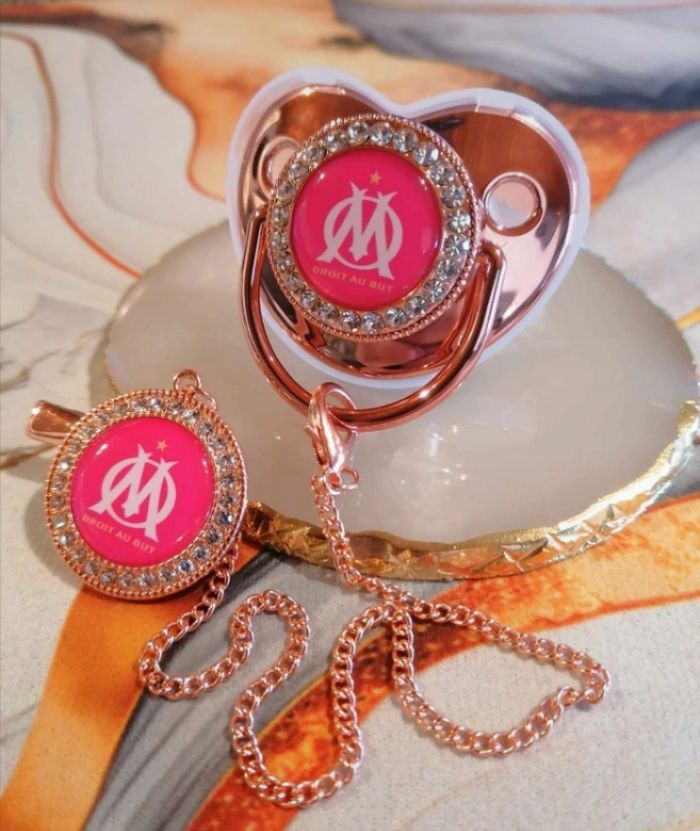 Sucette tétine olympique de Marseille fushia - photo numéro 2