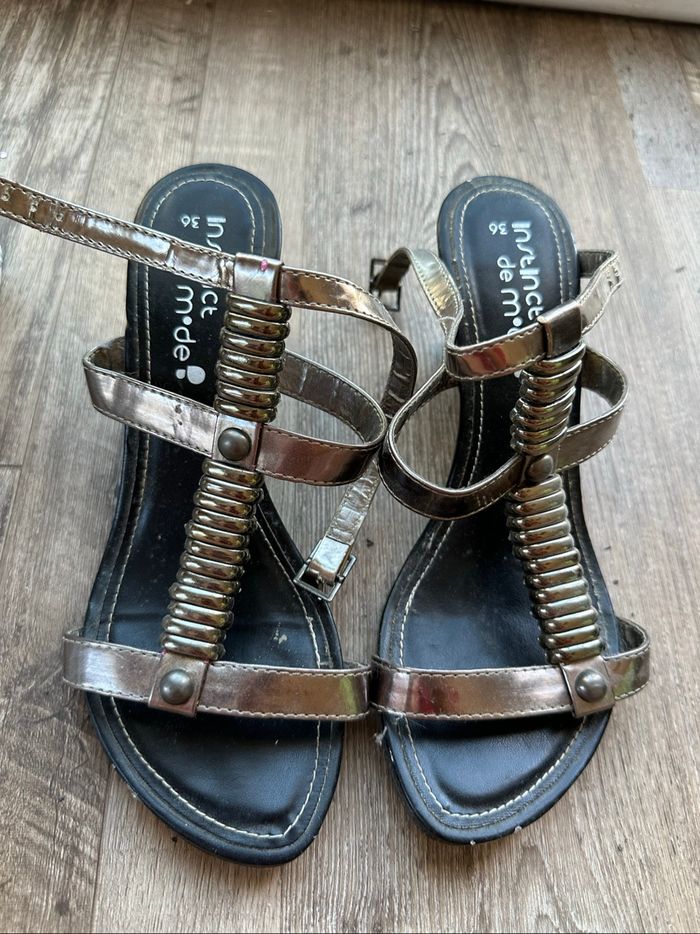 - Chaussures Instinct de mode  - Pointure 36 - bon état - photo numéro 2