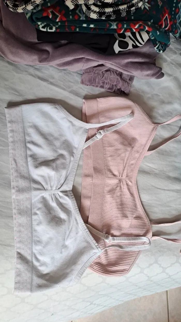 Lot de 2 brassières 134 140cm