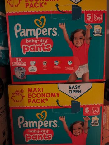 2 paquets couches Pampers pants taille 5
