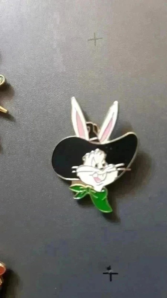 Bugs bunny pin's