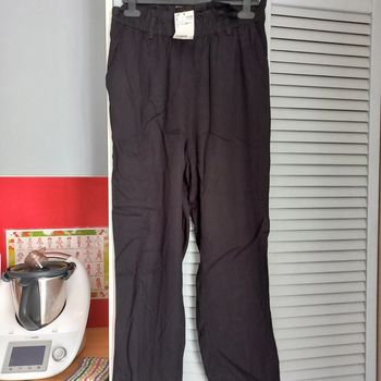 Pantalon confortable neuf avec étiquette