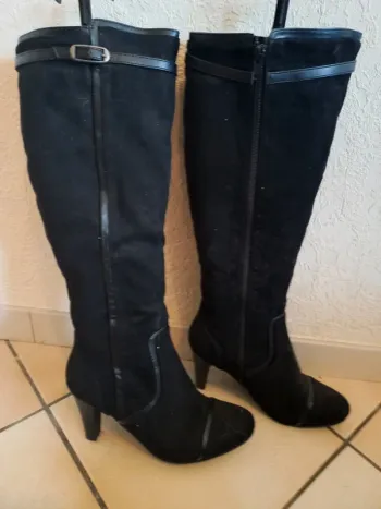 Bottes Naf Naf T.40 – Élégance & Féminité Assurées !