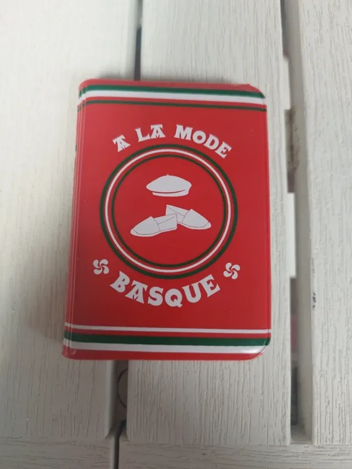 Petit porte carte bancaire et fidélité basque