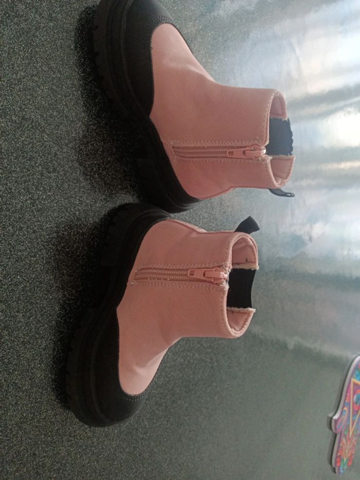 Magnifique paire de bottines stitch - photo numéro 7