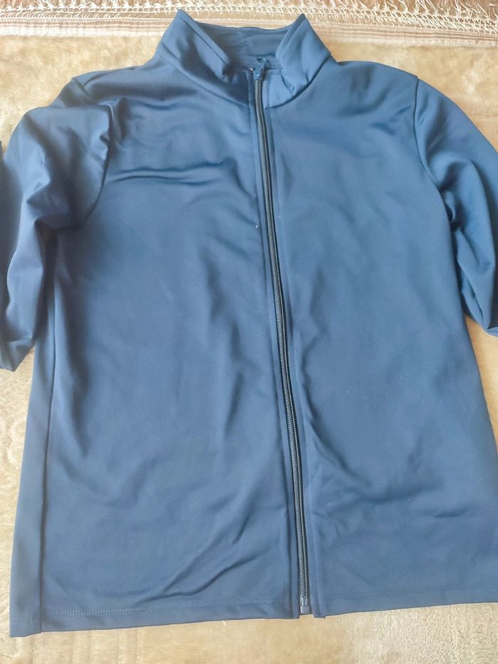 Survêtement enfant de sport taille 10/11 ans - photo numéro 2