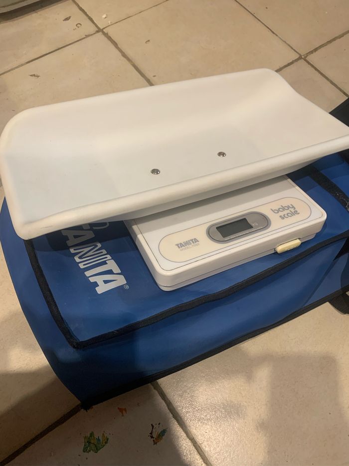 Balance pèse bébé tanita baby scale allaitement nouveau né