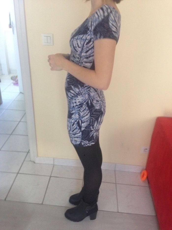 Robe moulante neuve - photo numéro 2