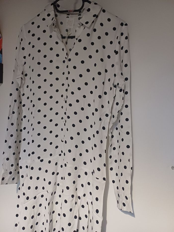 Robe à pois neuve en xs/34 de Karl Marc John - photo numéro 2