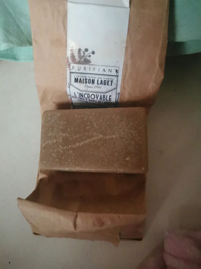 Savon équilibrant au tea tree et baies de laurier naturel - photo numéro 3