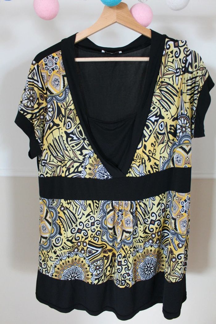 T shirt noir et jaune