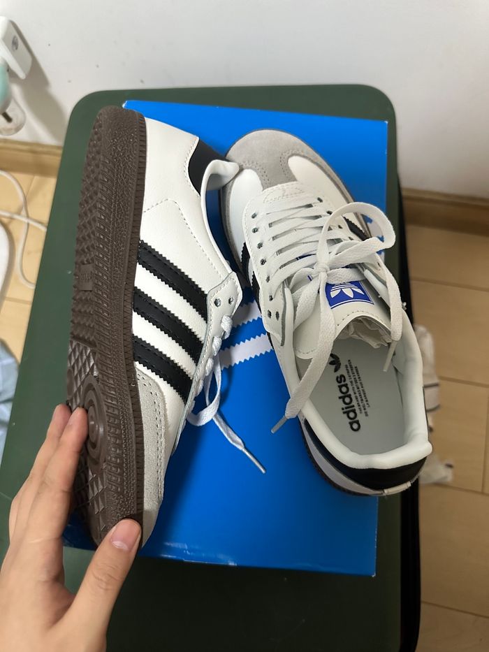 Baskets Adidas taille 39 - photo numéro 3