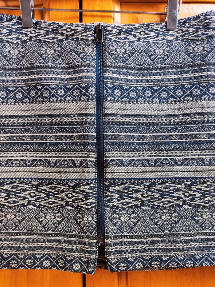 Mini jupe courte broderie à motifs Stradivarius 40 L Très bon état - photo numéro 6