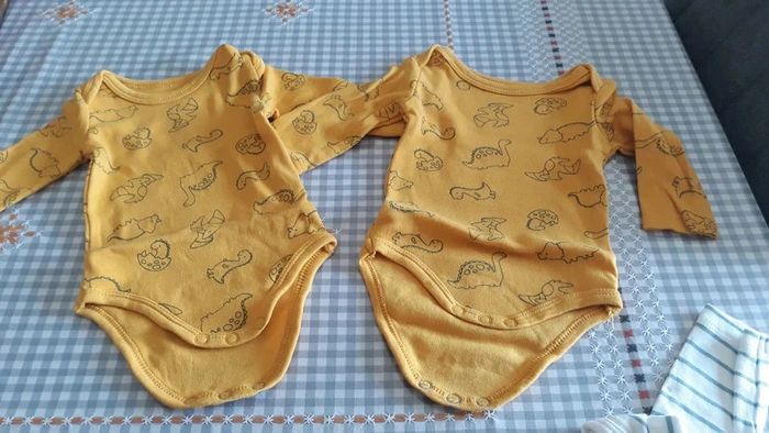 Lot de 5 bodies garçon manches longues taille 56 - photo numéro 3