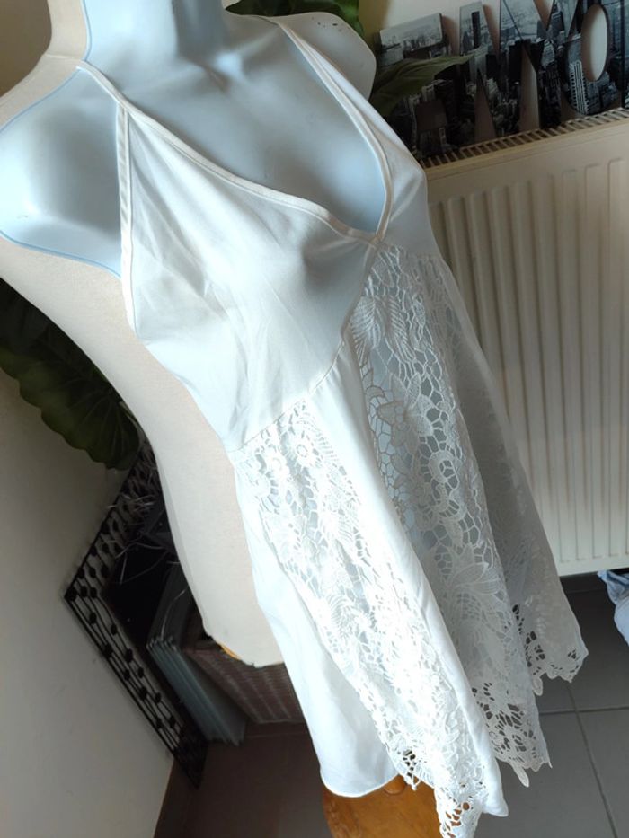 Jolie robe d été dentelle - photo numéro 3