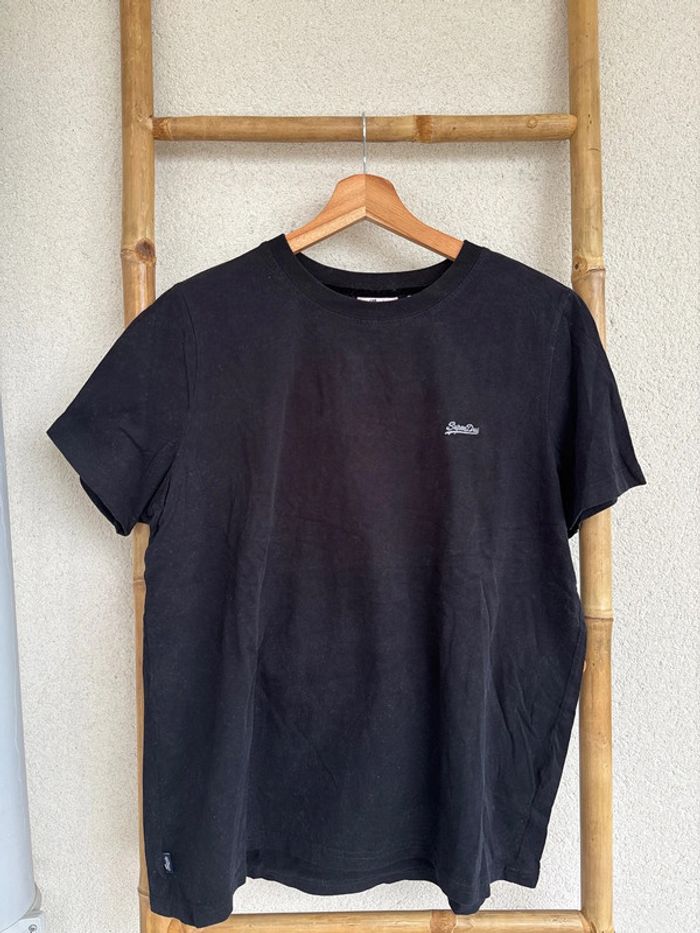 t-shirt noir superdry taille 42
