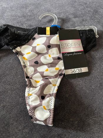 Lot de 2 string neuf steffy