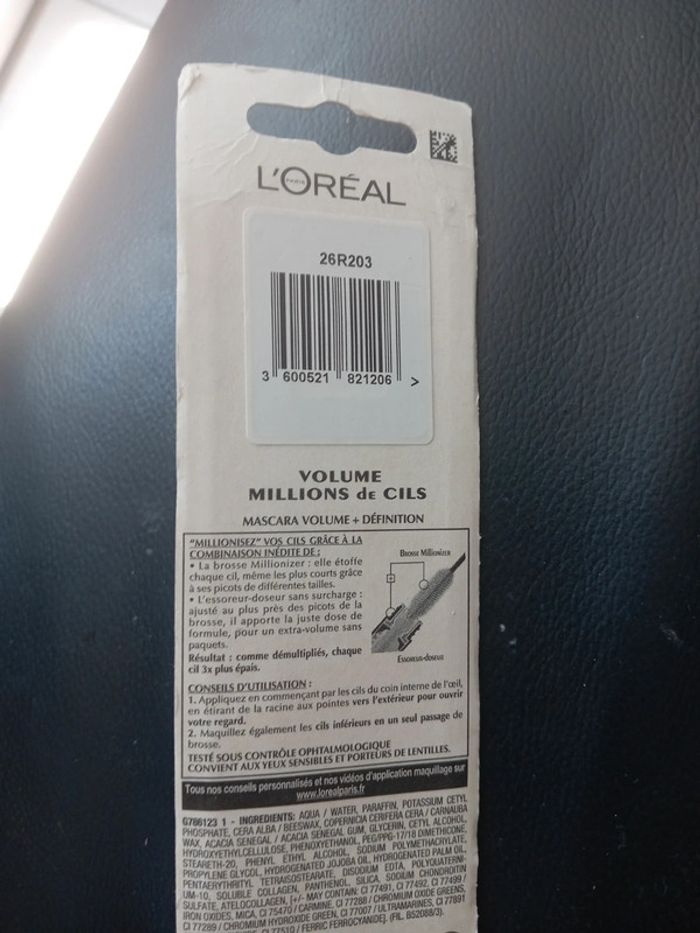 Mascara Noir volume Millions de cils L'Oréal - photo numéro 4