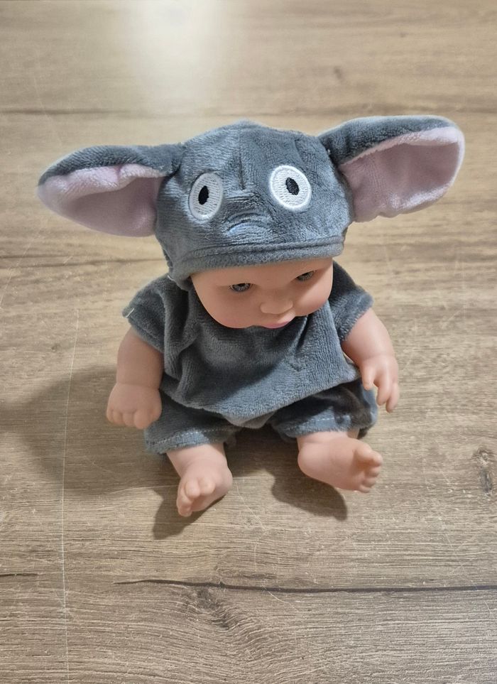 Poupon en costume éléphant - photo numéro 2