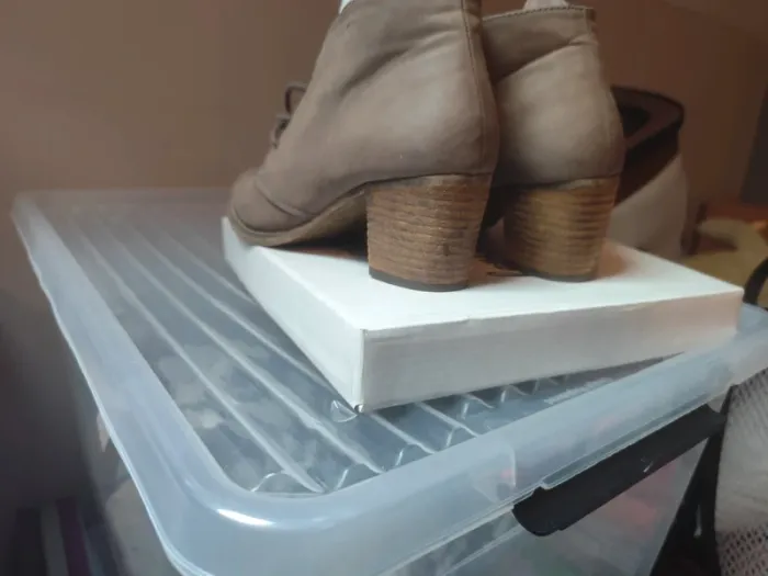 🥿 Bottines à talons en suédine kaki – T.37 - photo numéro 10