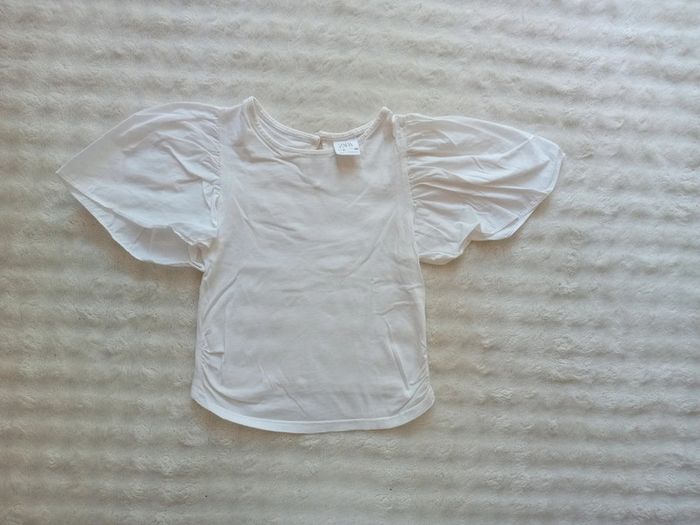 Tshirt bimatiere 6ans Zara 🤍🩶