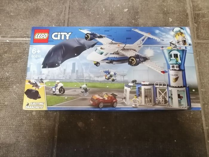 Lego City 60210 La base aérienne de la police
[NEUF]