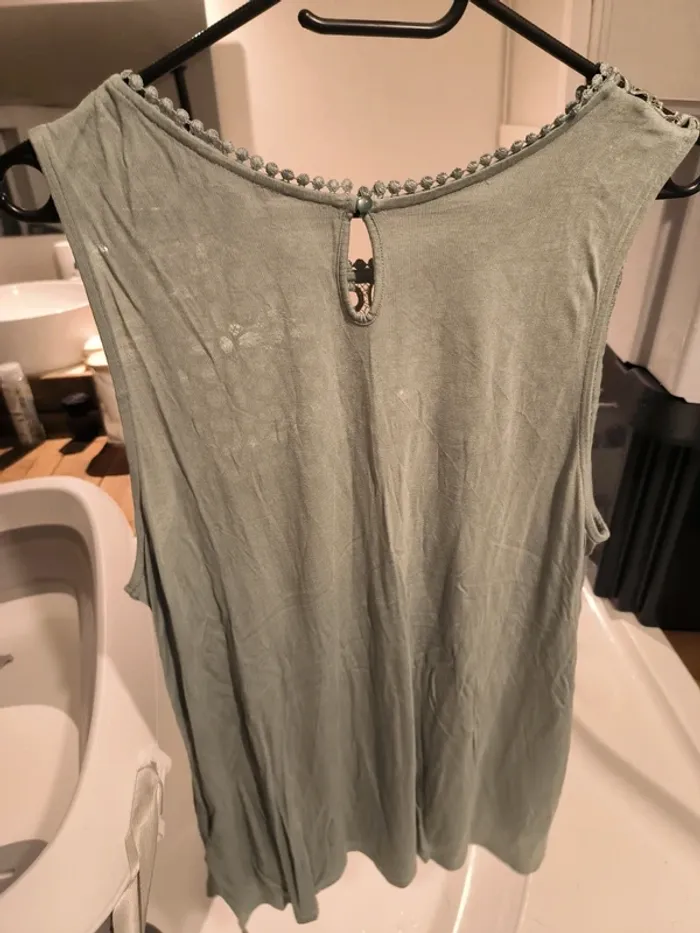 Top femme vert kaki - photo numéro 2