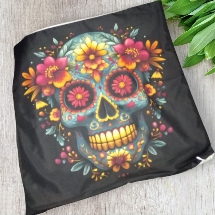 Housse de coussin gothique tête de mort - photo numéro 2