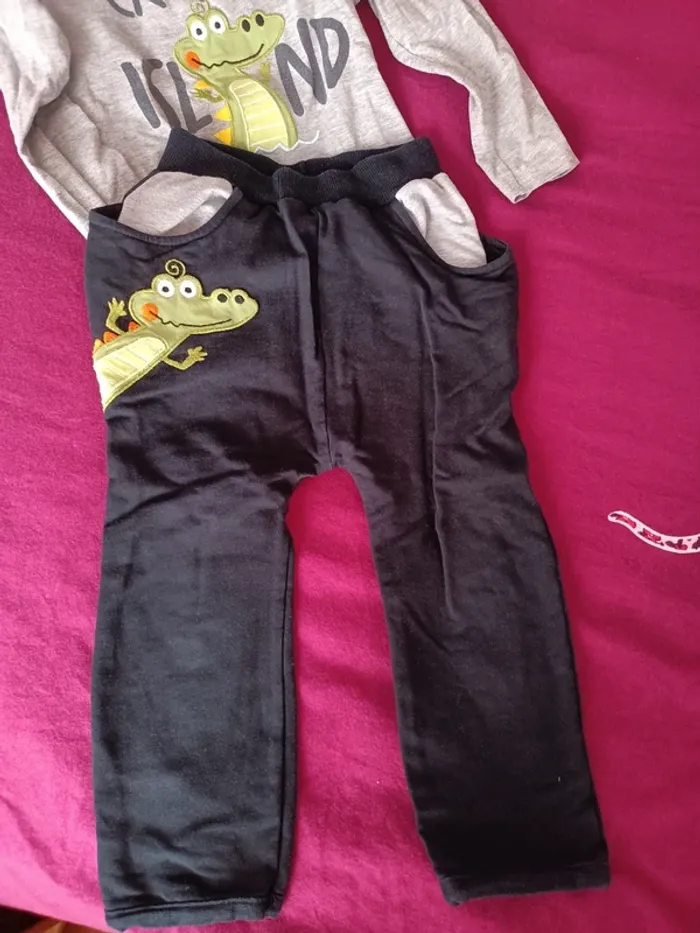 Ensemble jogging 4 ans - photo numéro 2