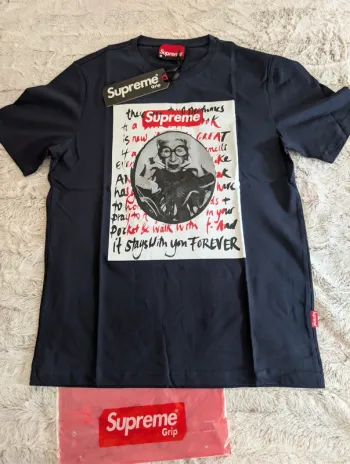 T-shirt supreme. Neuf. Taille L