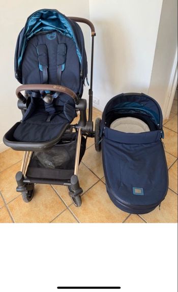 Poussette Priam Cybex (châssis + assise + nacelle + habillage pluie)