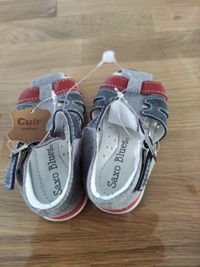 Nu-pieds garçon taille 20 - photo numéro 3