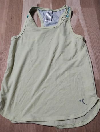 Tee-shirt shirt bretelles Sport Decathlon taille 7-8 ans en très bon état