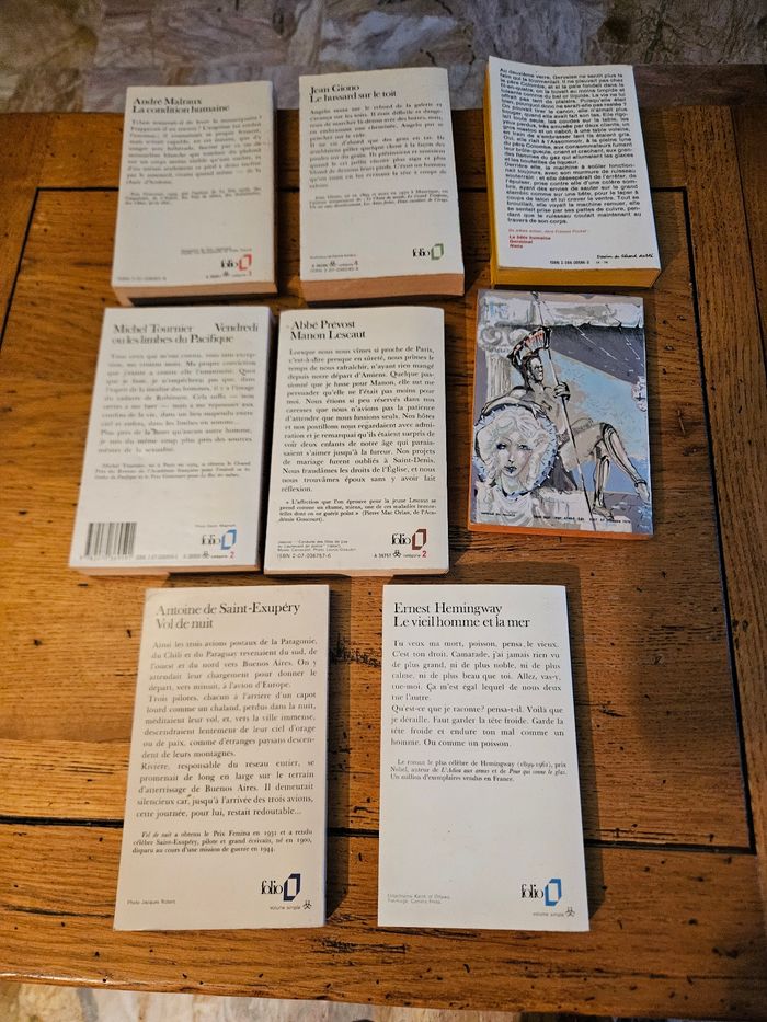 8 livres 📚 de poches - photo numéro 2