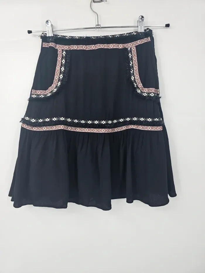 Jupe Naf Naf – Taille 34 – Noire style bohème chic – Très bon état