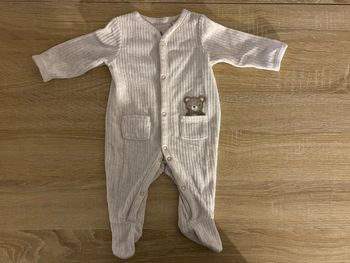 Pyjama blanc bébé effet côtelé
