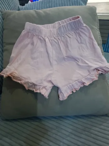Short fille