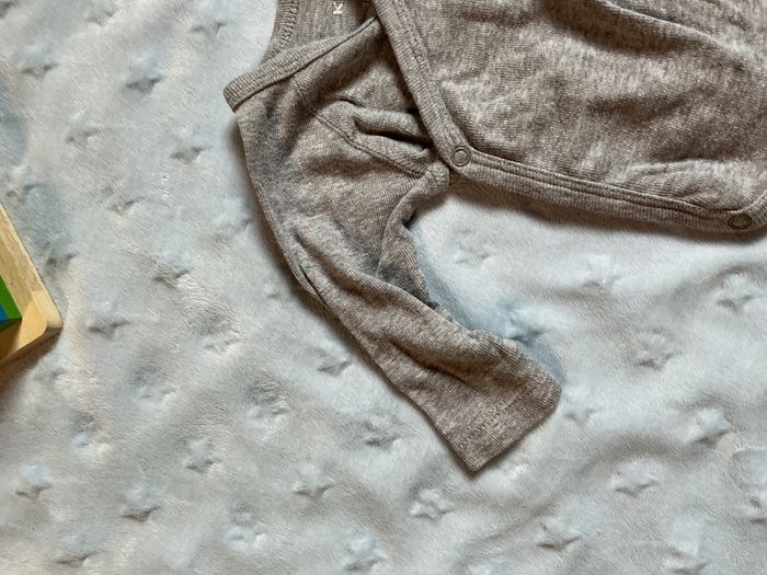 body manches longues gris ouverture devant 1 mois kiabi - photo numéro 6