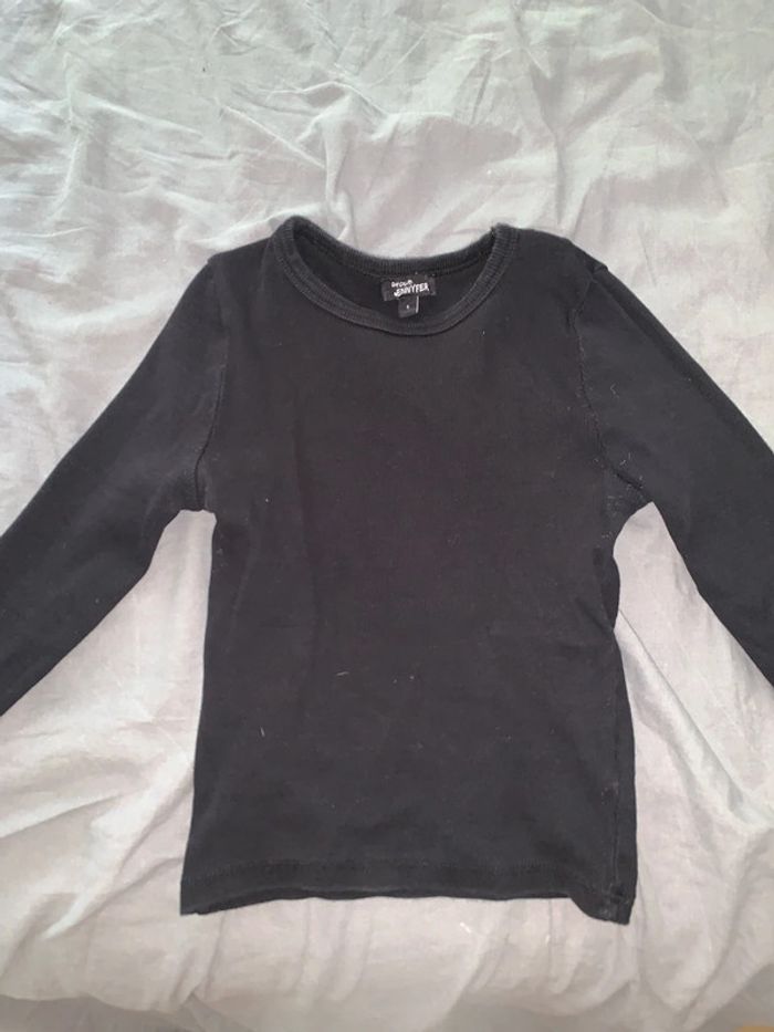 T-shirt court noir et moulant