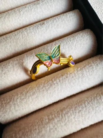 Bague papillon en émail – fabrication artisanale vietnamienne