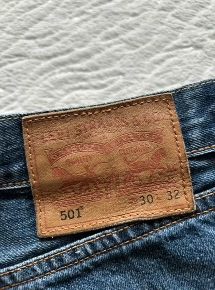 Jean Levi’s 501 bleu coupe straight droite fuselé taille M/40 W40 L32 homme - photo numéro 2
