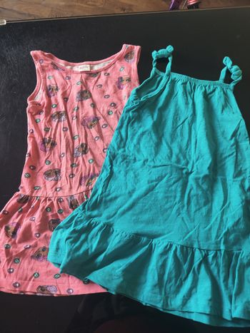 Lot de deux robes 4-5 ans